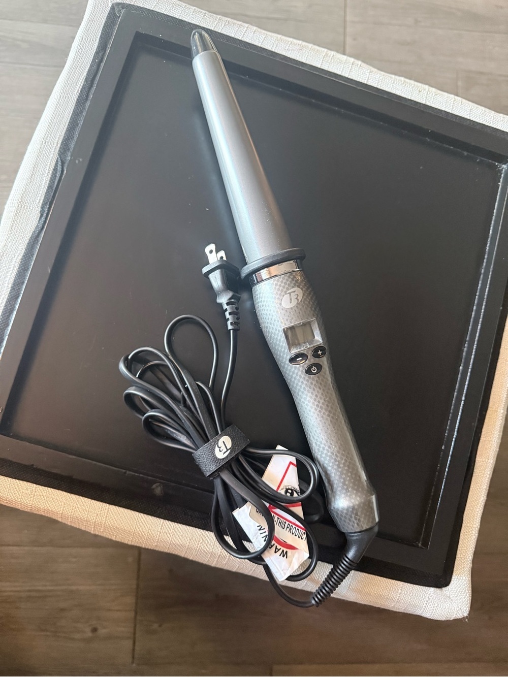 T3 Silver Tapered Curling Wand